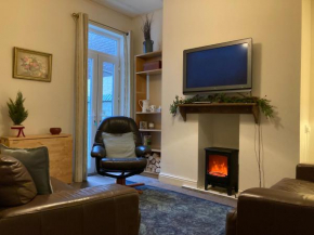 Cosy Victorian Home Near City Centre & LFC